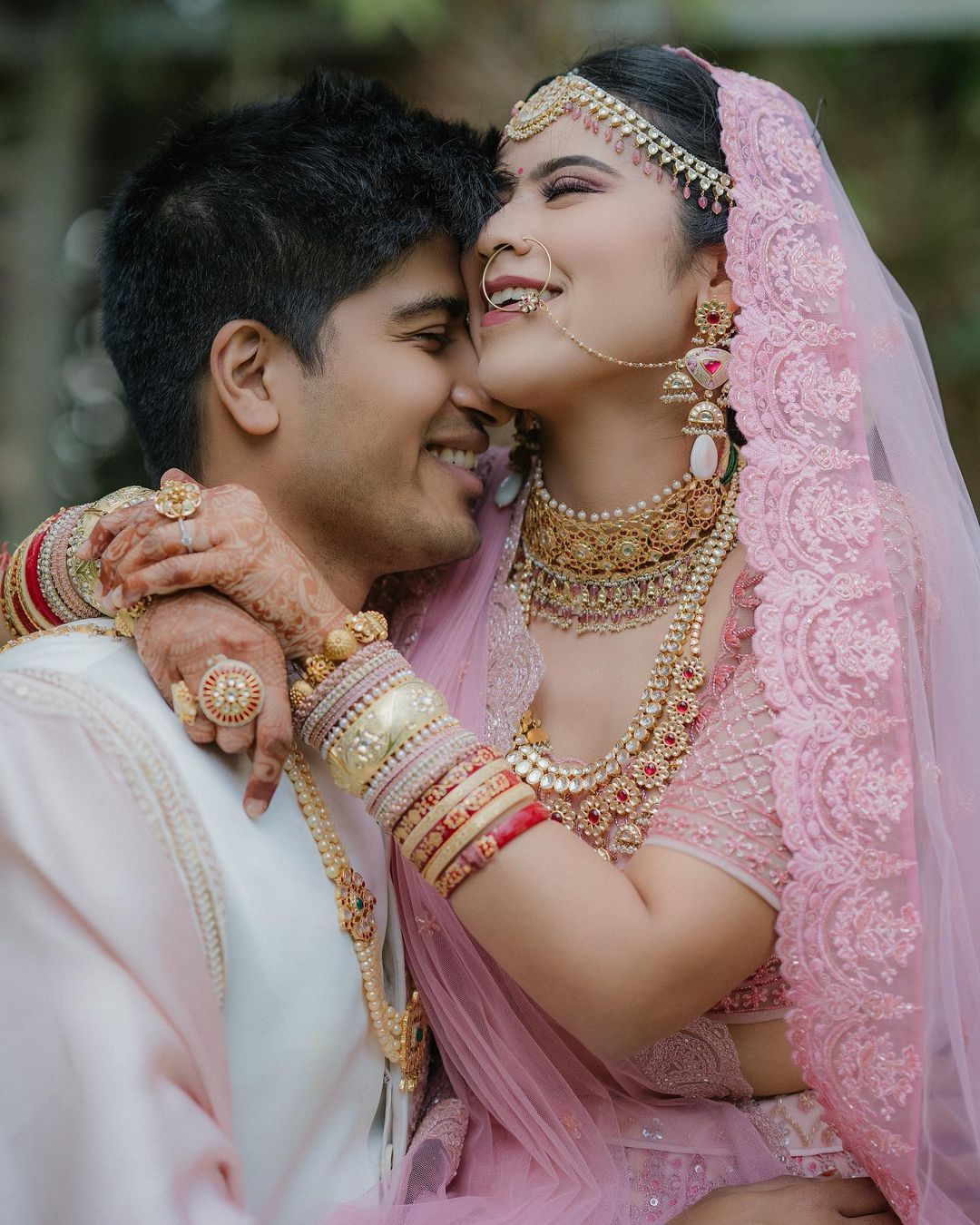 Bride Chose A Baby Pink Hued Lehenga And Styled It With 'Kundan ...