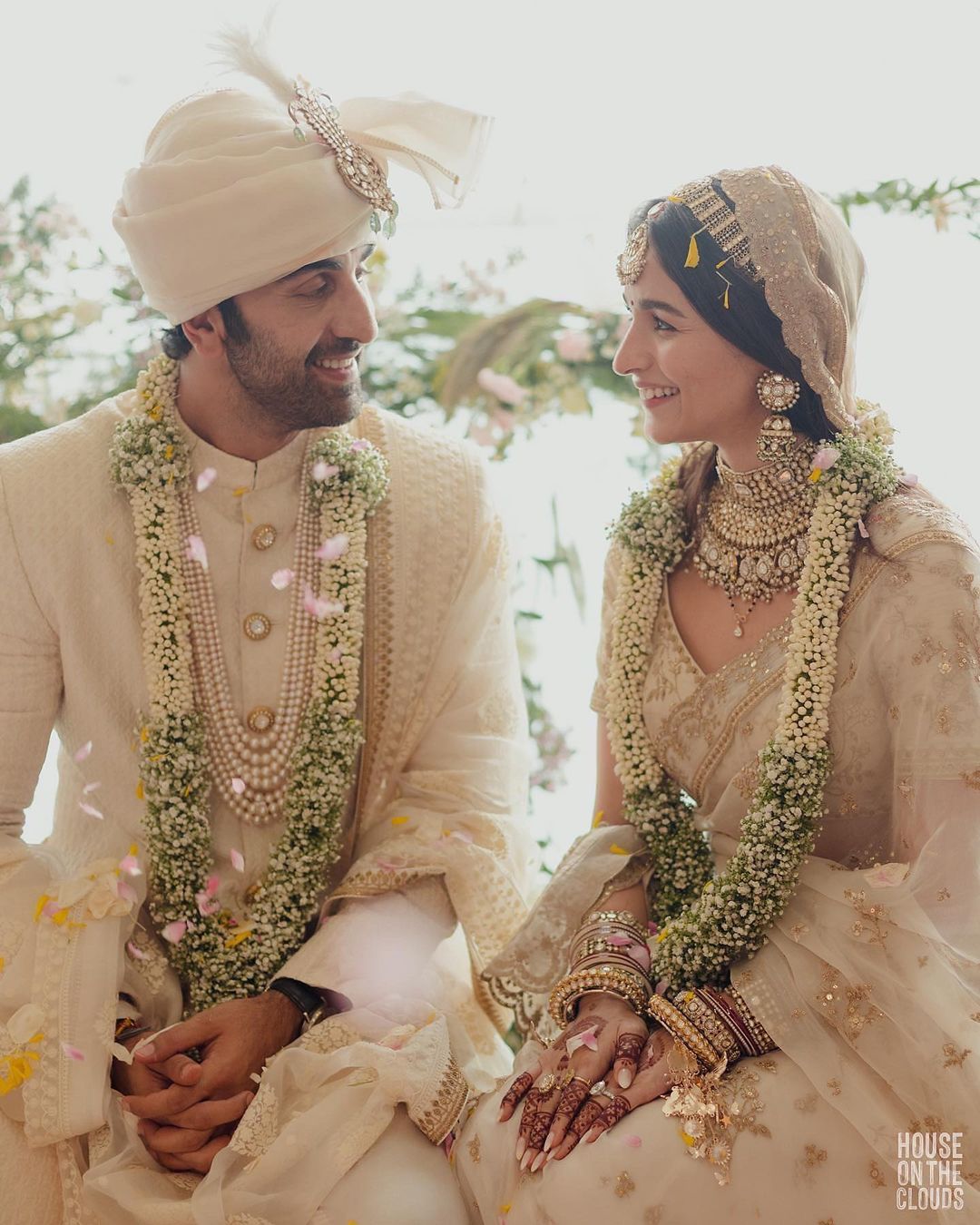 Alia Bhatt's wedding wardrobe is absolute fashion goals – view pics -  CineBlitz