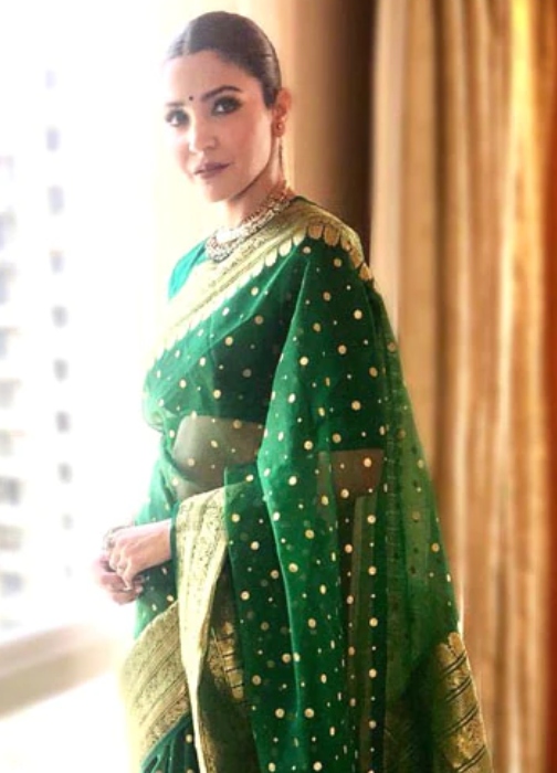 Anushka Sharma Makes Internet Swoon With Drop-dead Gorgeous Photos In Green  Saree, See Her Pretty Ethnic Wear Looks - News18