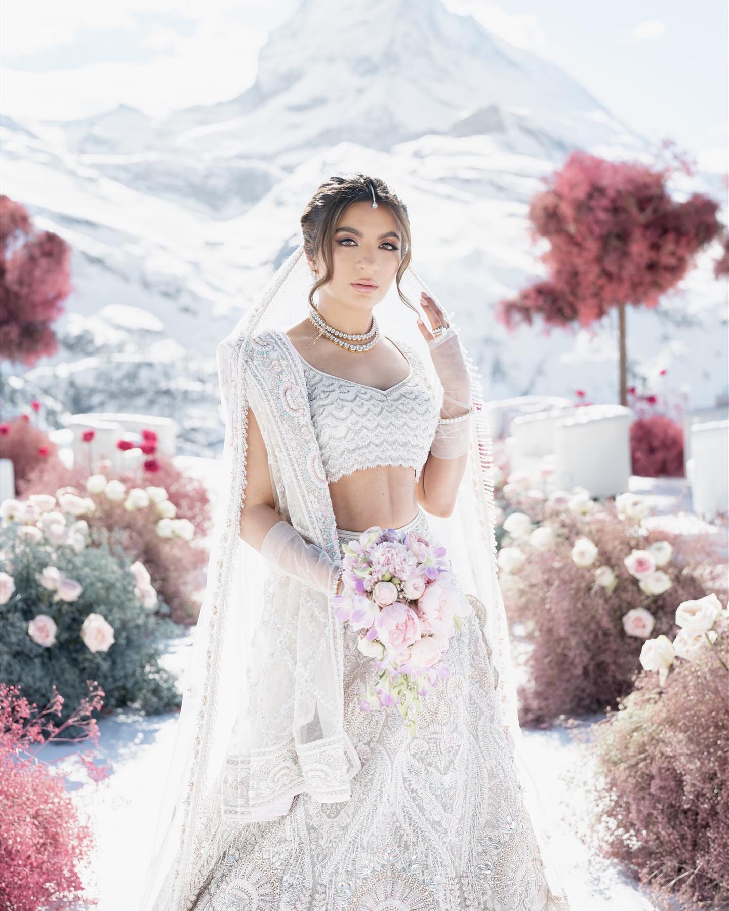 Trending And Latest Bridal Looks For Offbeat And OTB Brides