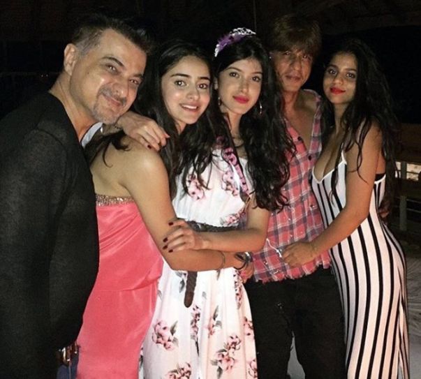 Ananya Panday Lauds BFF, Suhana Khan's Dad, SRK, Recalled His ...