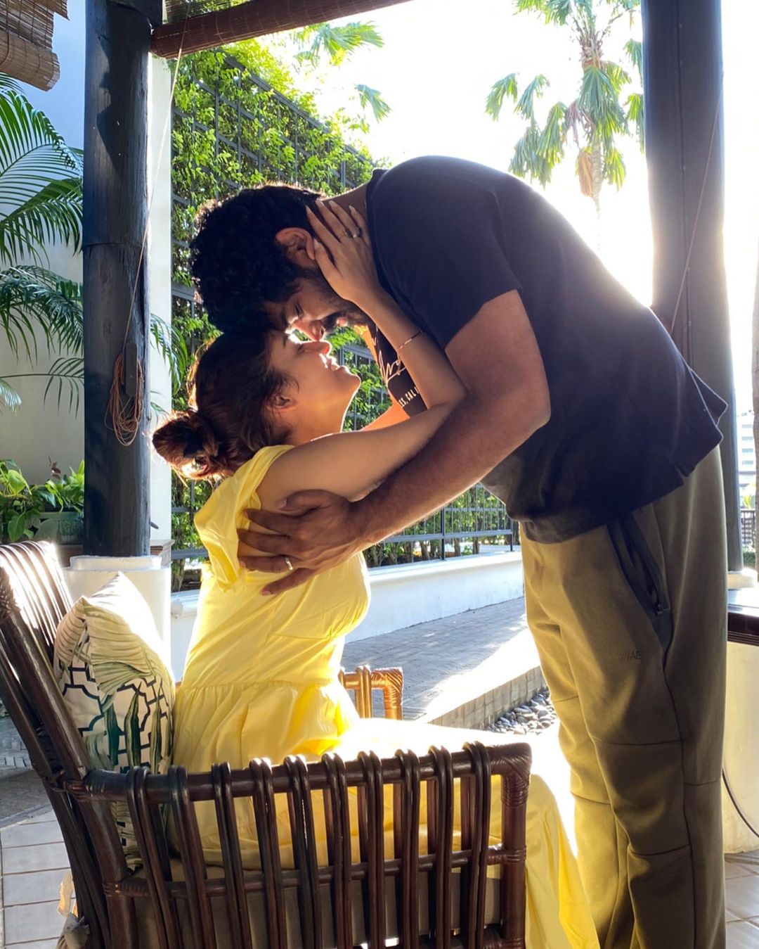 Newly Married, Vignesh Shivan-Nayanthara Honeymooning In Thailand, Former  Drops Mushy Lines For Wife