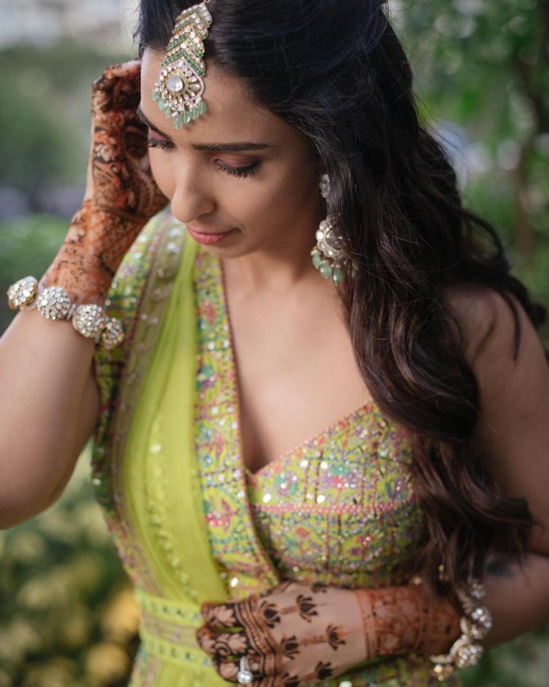 Alia Bhatt for Anushka Ranjan's reception and Mehendi : r/BollywoodFashion