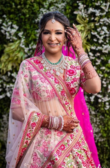 Contrasting Jewellery Ideas To Pair With Your Pink Bridal Lehenga!