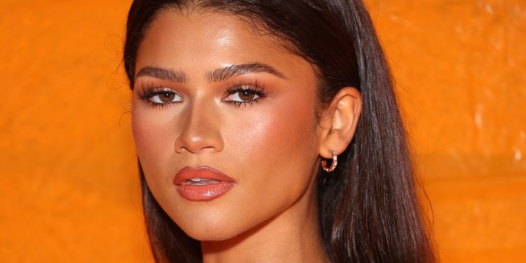 Zendaya Dons White-Hot Style in Pumps for Louis Vuitton's Paris Show –  Footwear News