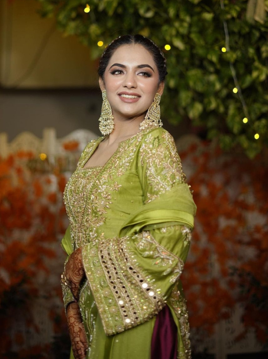 25 Latest Mehndi outfits for the bride to be - Get Inspiring Ideas for  Planning Your Perfect Wedding at fabweddings