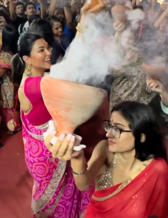 sushmita sen at durga puja pandal