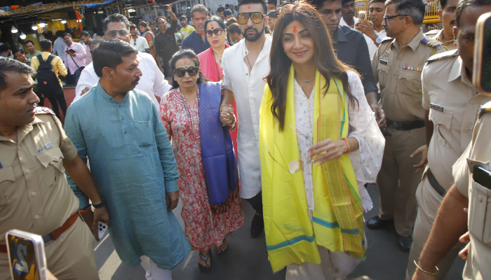 shilpa shetty and raj kundra at siddhivinayak temple