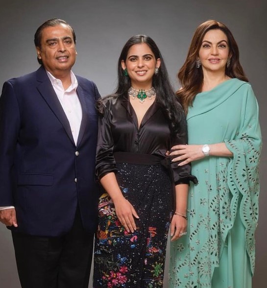 When Isha Ambani Wore More Than Rs. 3 Lakhs Worth Wrap Dress Made Of  Antique Gold For An Event