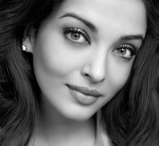 After A Dry Wish For Aishwarya's B'Day, Abhishek Bachchan Cheers For ...