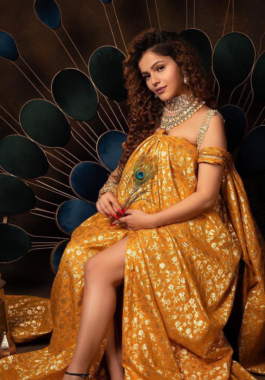 Rubina Dilaik Sheds Royalty As She Sits On A Peacock Throne, Flaunts ...