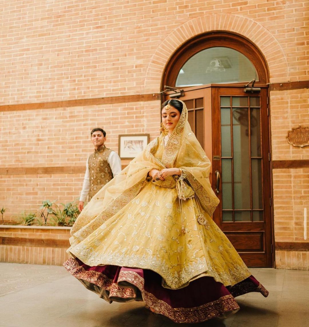 Mahira Khan latest bridal photoshoot in Red Lehenga – The Odd Onee