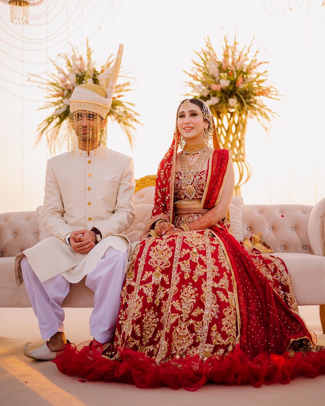 What to wear on your Nikah? Here are some Elegant yet modern Muslim bridal  looks!