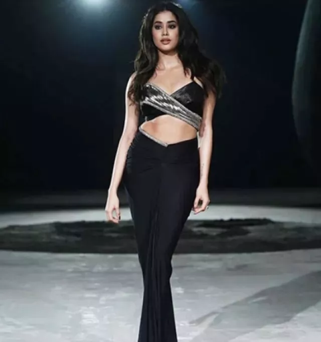 Janhvi Kapoor proves her love for flared bottoms once again in
