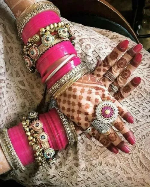 21 unique and latest bangle designs for brides | दुल्हनों के लिए 21 यूनिक  और लेटेस्ट चूड़ा डिजाइन