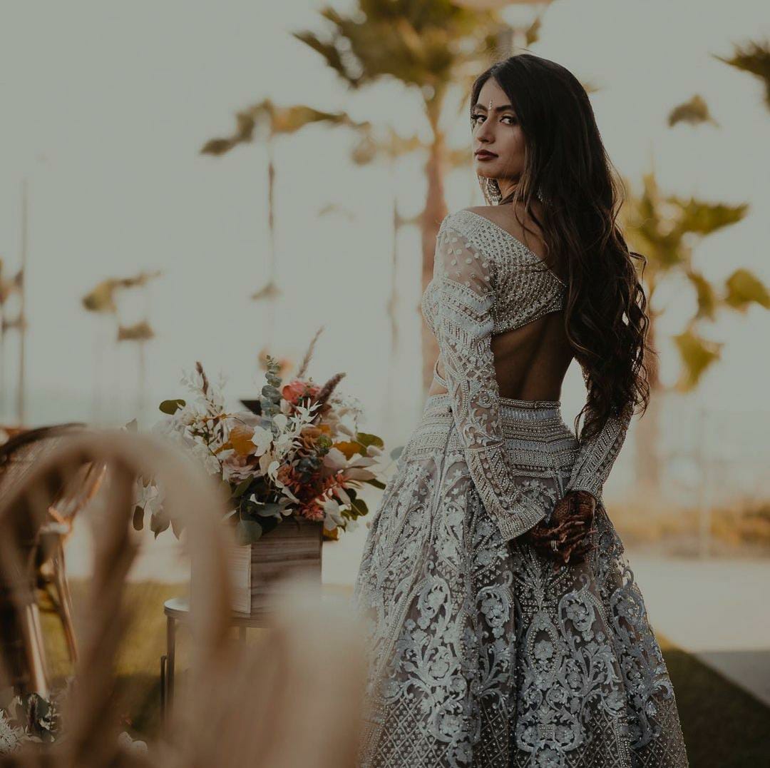 20 Brides Who Flaunted Stunning Back Blouse Designs On Their Wedding: From  Round Cut-out To