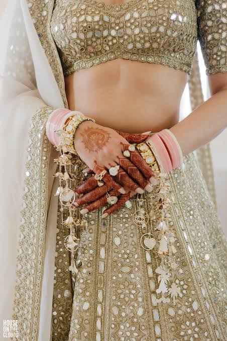 What Jewelry to Wear With Lehenga? – Fetchthelove Inc.