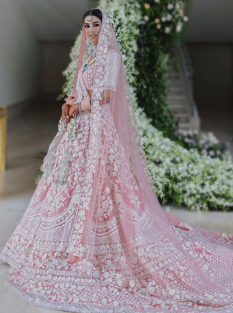Sridevi's daughters in Manish Malhotra Lehengas at Keshav & Veena's Wedding  – South India Fashion | New saree blouse designs, Bollywood outfits, Indian  bridal outfits