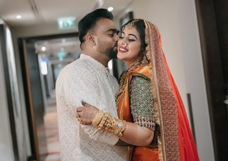 Shamna Kasim Dons A Maroon And Gold Silk Saree On Baby Shower, Her Pregnancy  Glow Is