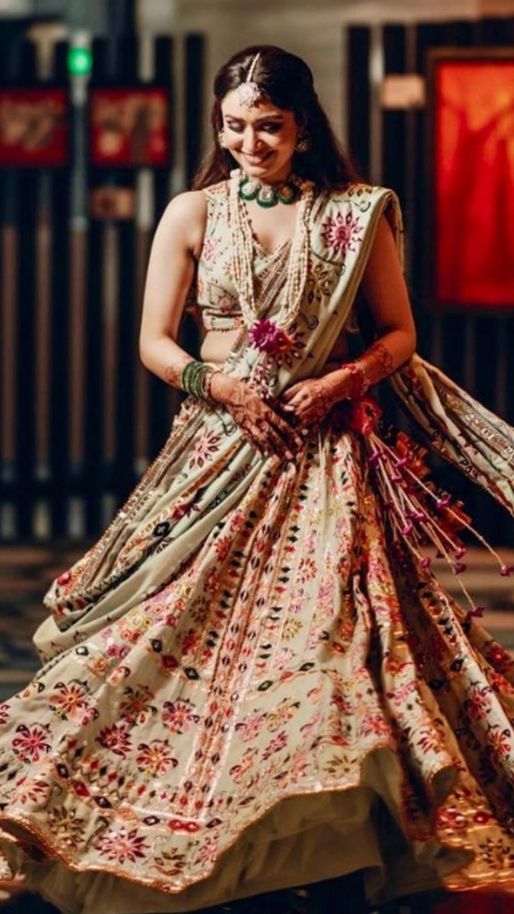 This NRI Hollywood actress wore a Tarun Tahiliani pink and green pearl sari  for her Maharashtrian wedding - Times of India
