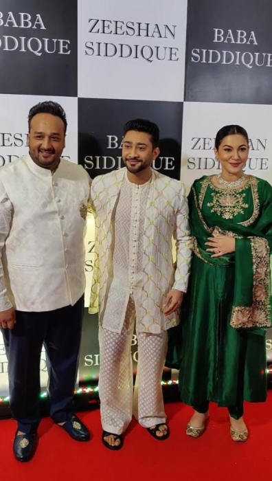 gauahar at baba sidhiquis iftar party