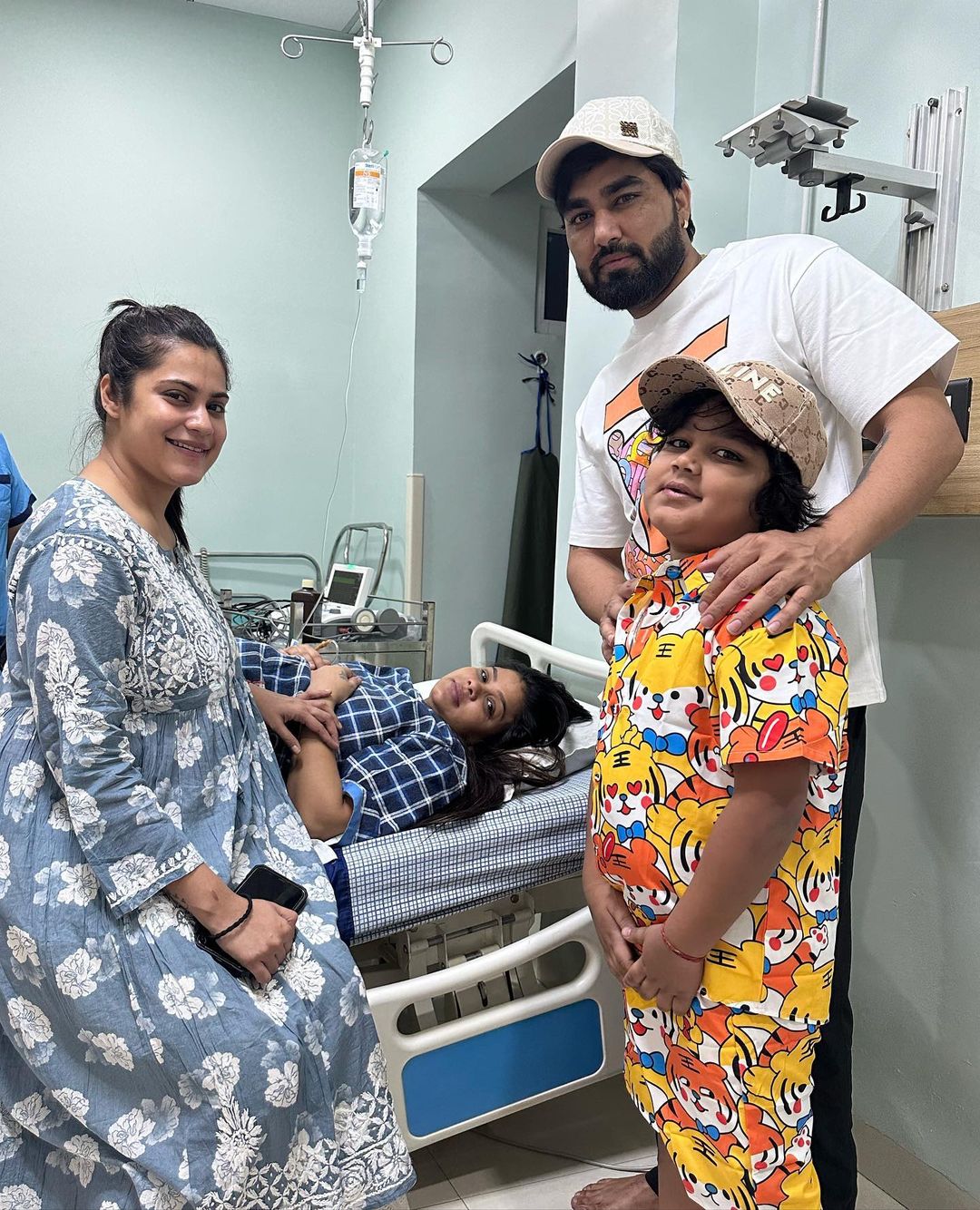 YouTuber, Armaan Malik Announces The Birth Of His And Payal's Twins, Drops  A Photo From The Hospital