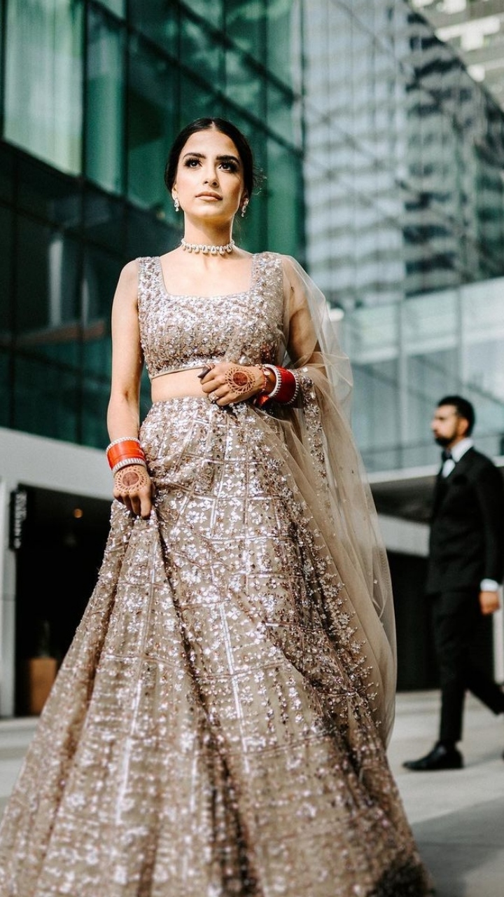 A California Wedding Full Of Gorgeousness & Glam Gold Outfits | Asian bridal  dresses, Indian wedding outfits, Indian bridal fashion