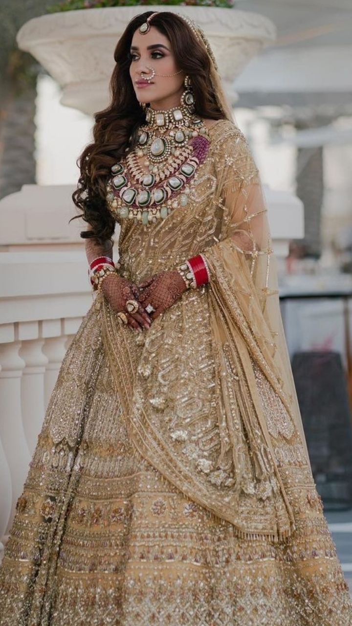 Latest Bridal Gold Lehengas for Wedding Day | Indian bridal outfits, Golden  lehenga, Latest bridal lehenga designs