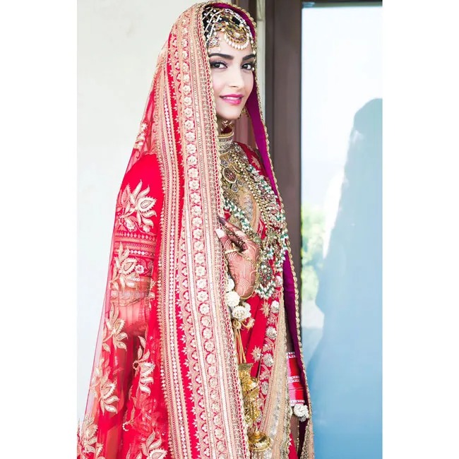 Sonam Kapoor STUNS in gorgeous red Sabyasachi Anarkali: See Pictures Here -  Masala