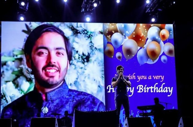 Anant Ambani Celebrates 28th Birthday In Dubai Along With Radhika ...