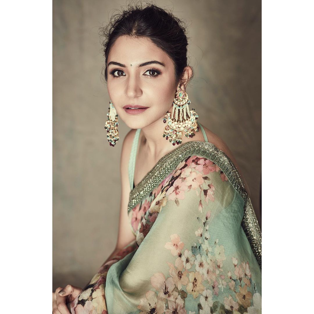 anushka sharma saree stunning 