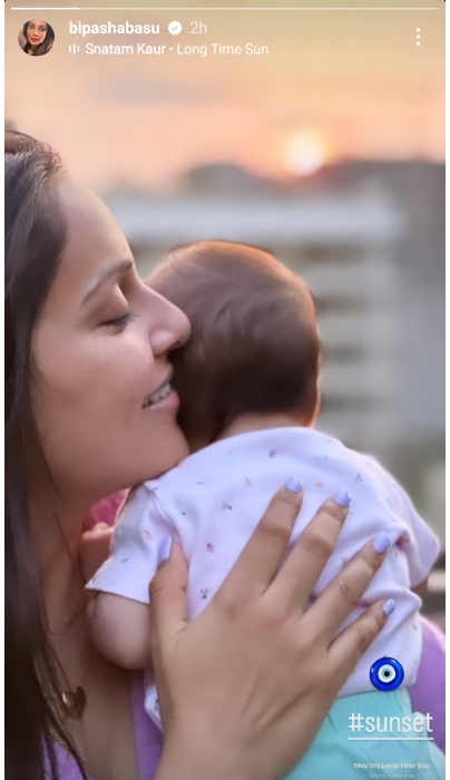 bipasha basu with daughter devi