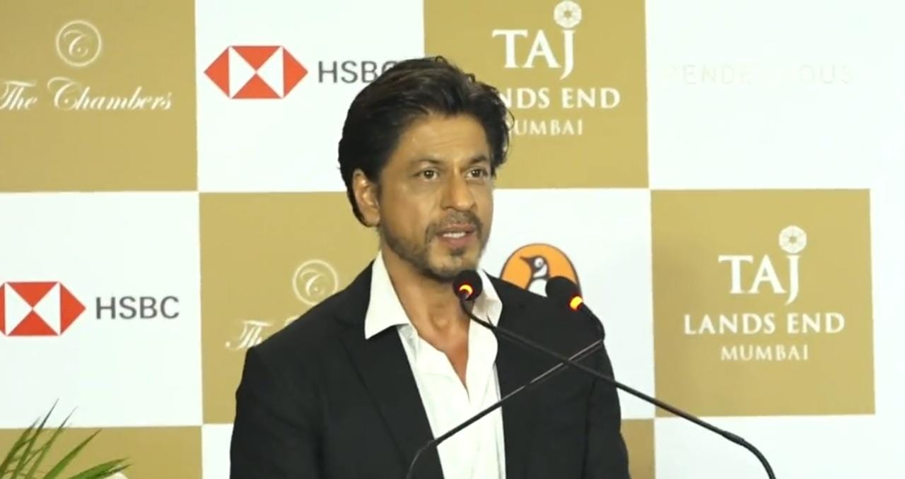 srk at her book launch