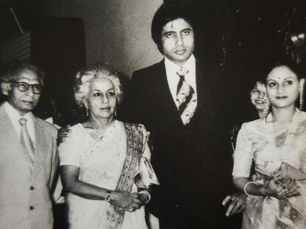 amitabh with parents