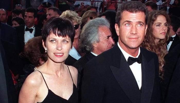 Mel Gibson and Robyn Moore divorce