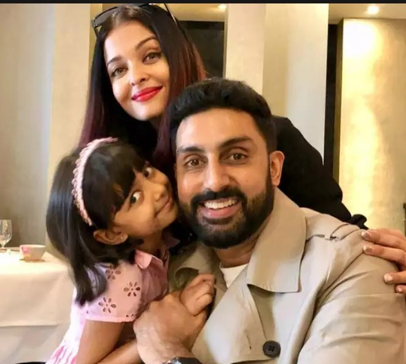 Aaradhya Bachchan's Airport Look Goes Viral, Know How Much Her Gucci Bag  Costs - News18