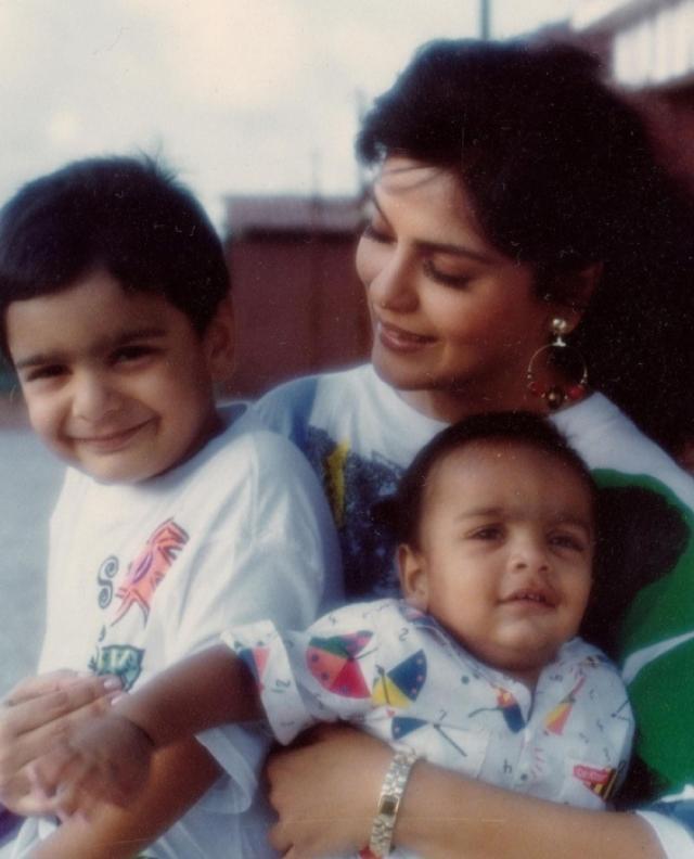 zeenat aman with her kids