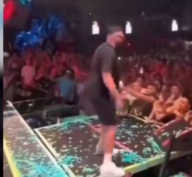 Badshah's Video Falling Badly From The Stage During Concert Goes Viral, The  Rapper Reacts