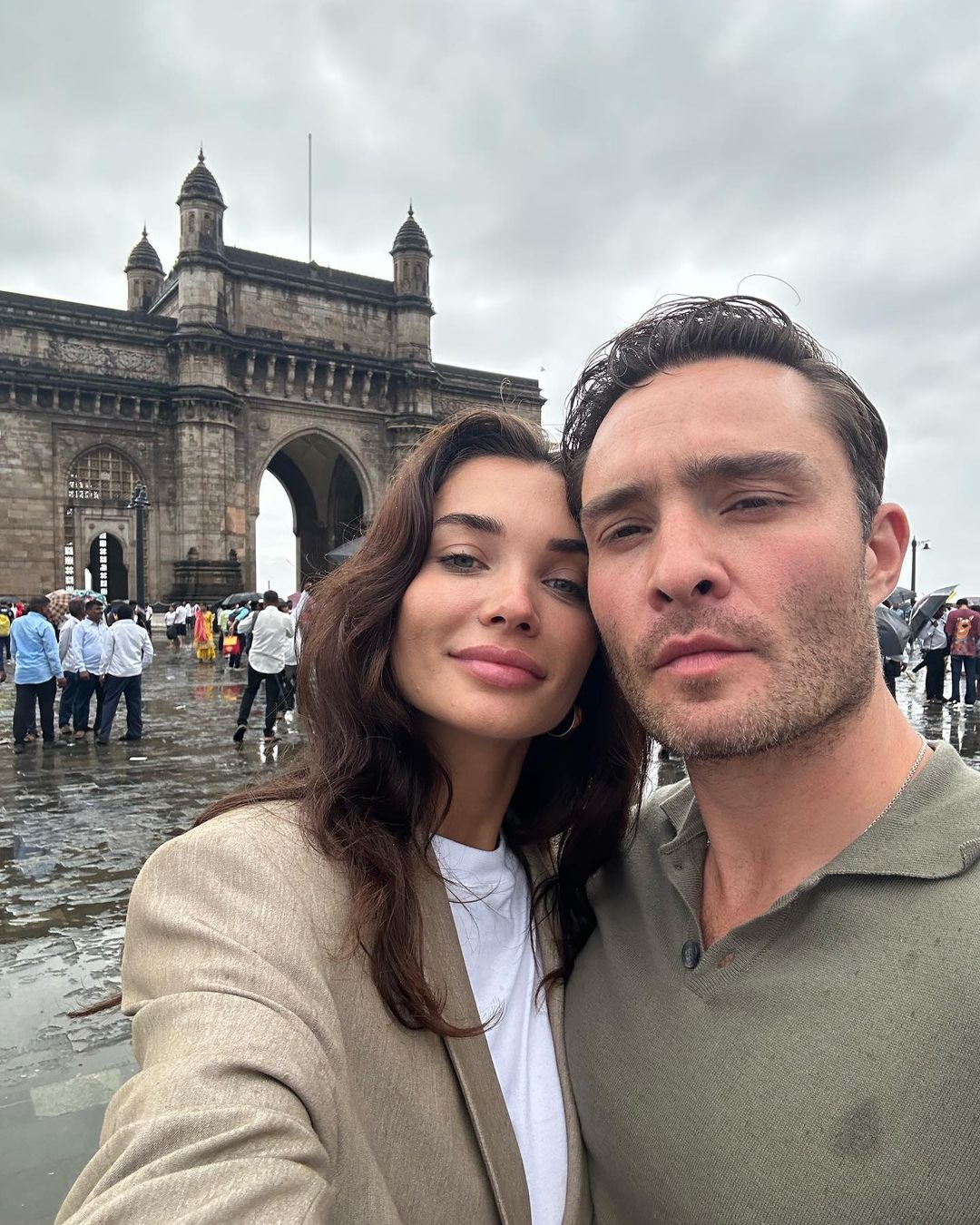 Amy Jackson Explores Mumbai With Bf Ed Westwick The Duo Shares A Lip