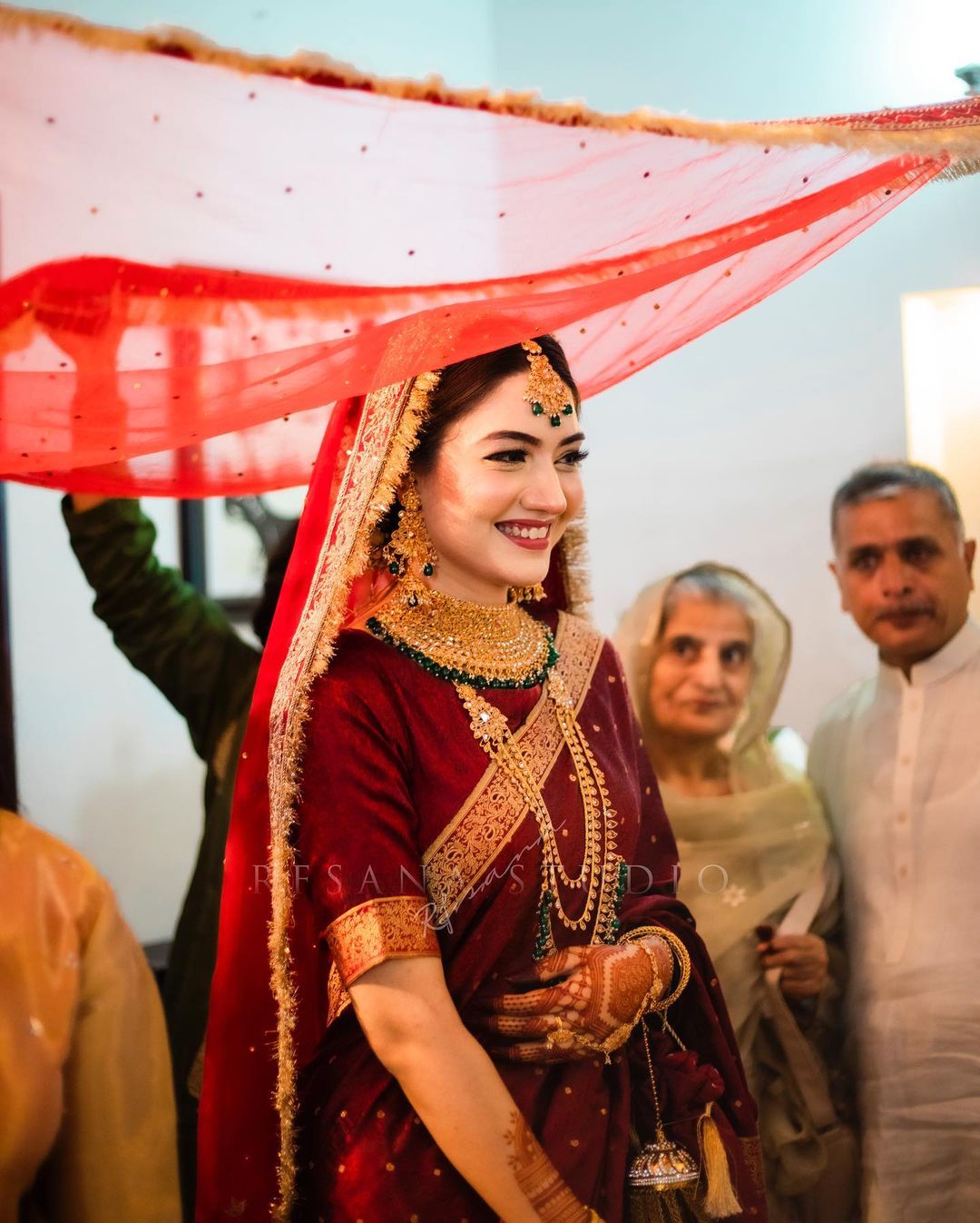 bridal red saree for wedding