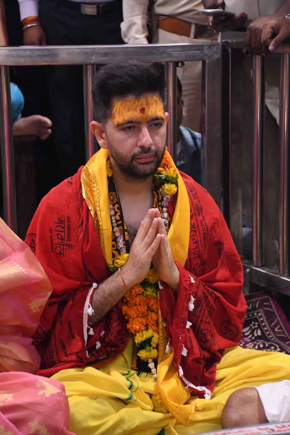 Parineeti Chopra-Raghav Chadha Seek Blessings At Mahakaleshwar Temple ...