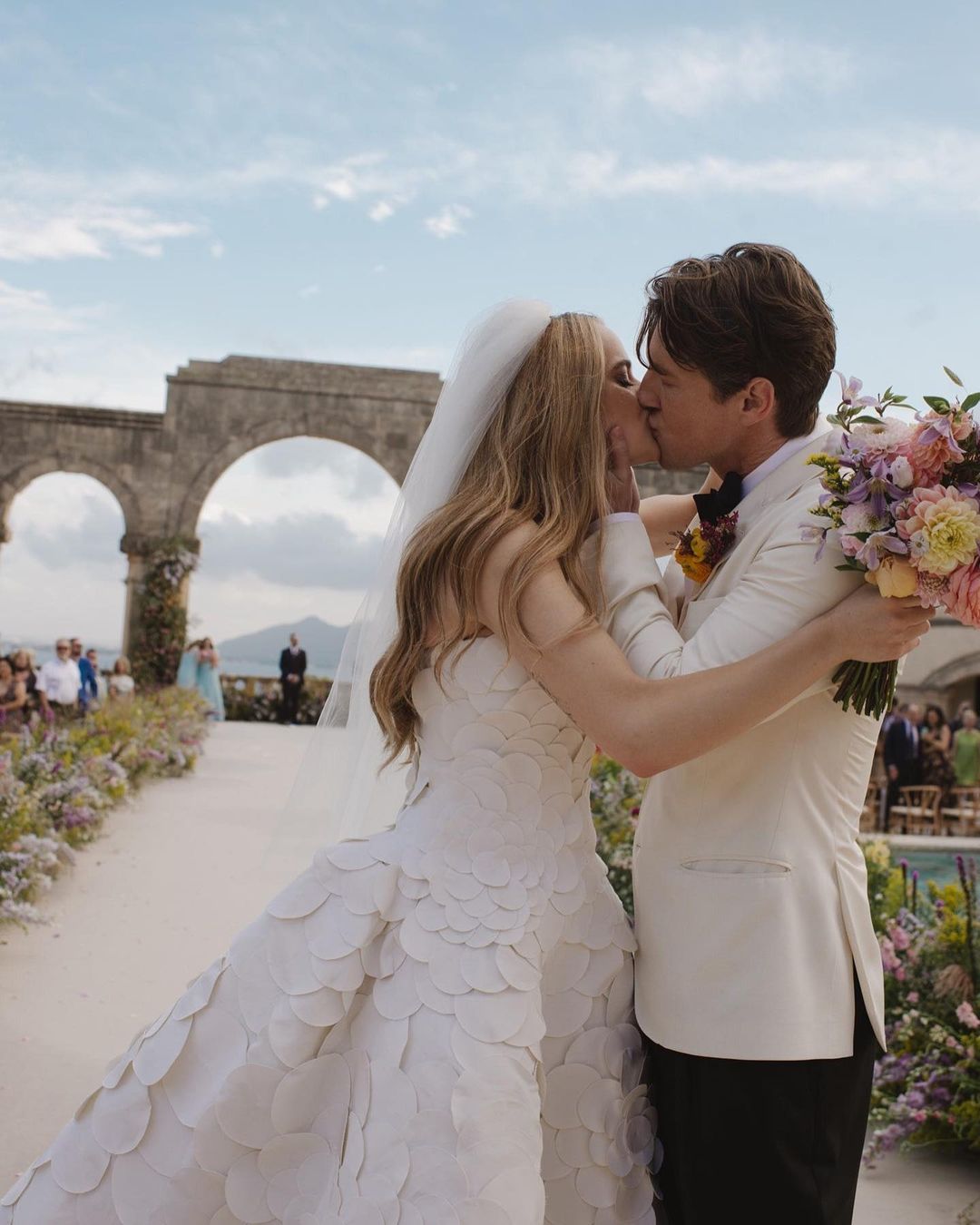 Joey King Marries Director Steven Piet in Intimate Wedding in Spain :  r/popculturechat