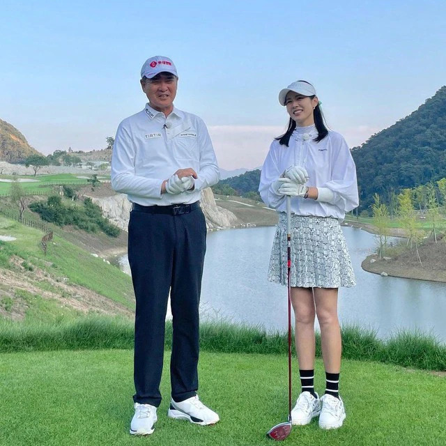 Look: Son Ye Jin's Golf Outfits Taken By Hyun Bin