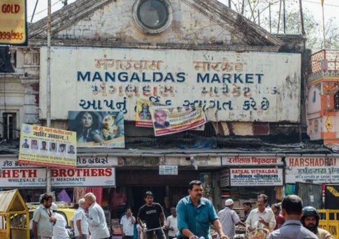 Cheapest Bridal And Designer Lehenga Wholesale And Retail Market Mumbai |  सस्ते लहंगे का मार्केट - YouTube