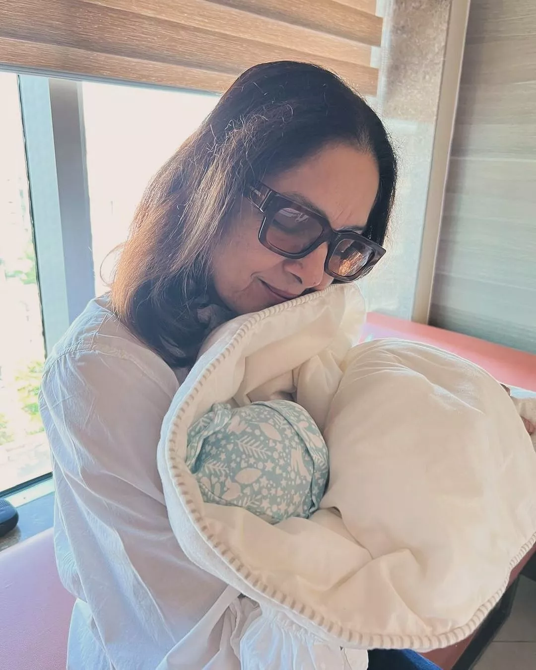 Neena Gupta shares a breathtaking picture with her newborn granddaughter