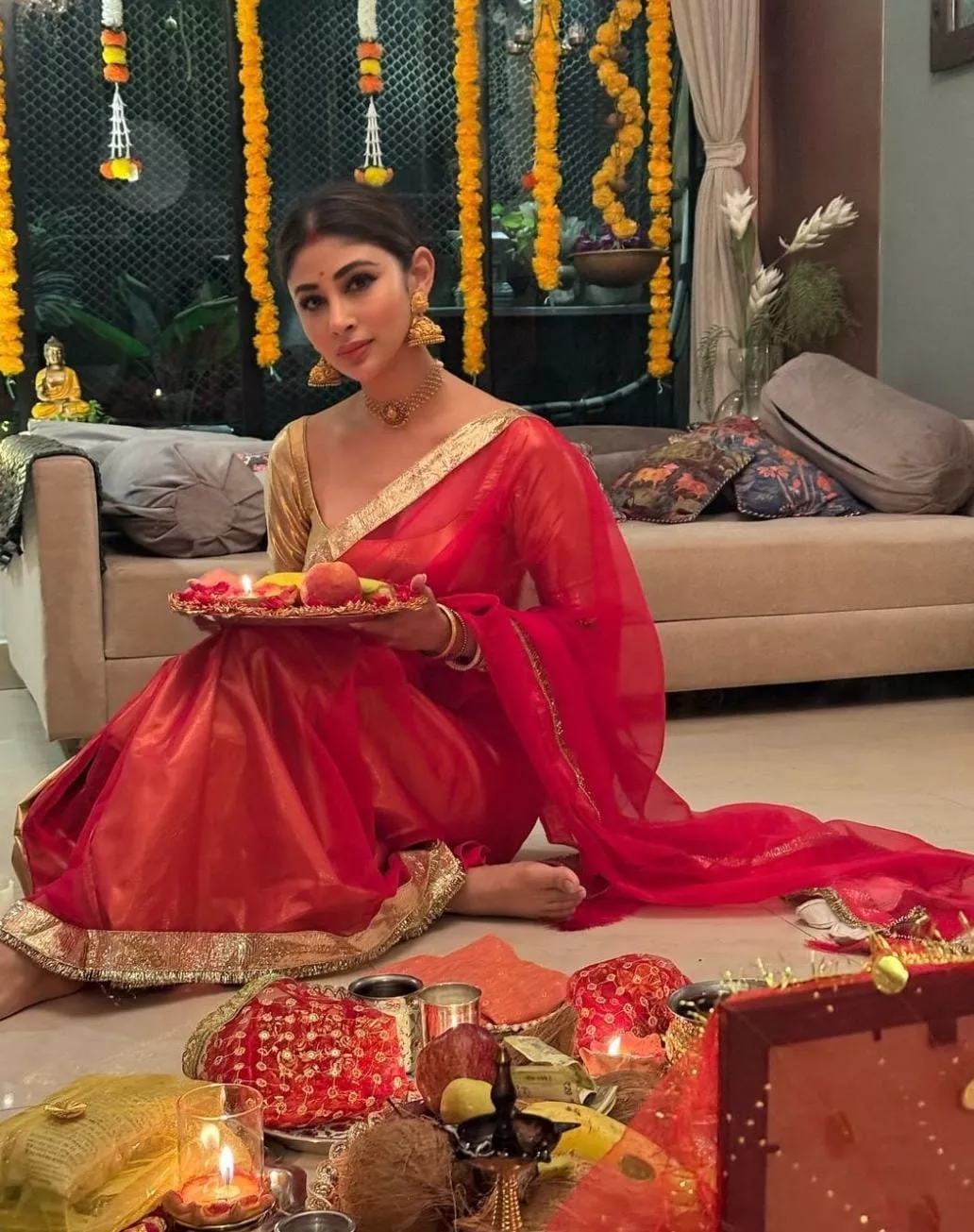 mouni roy karwa chauth