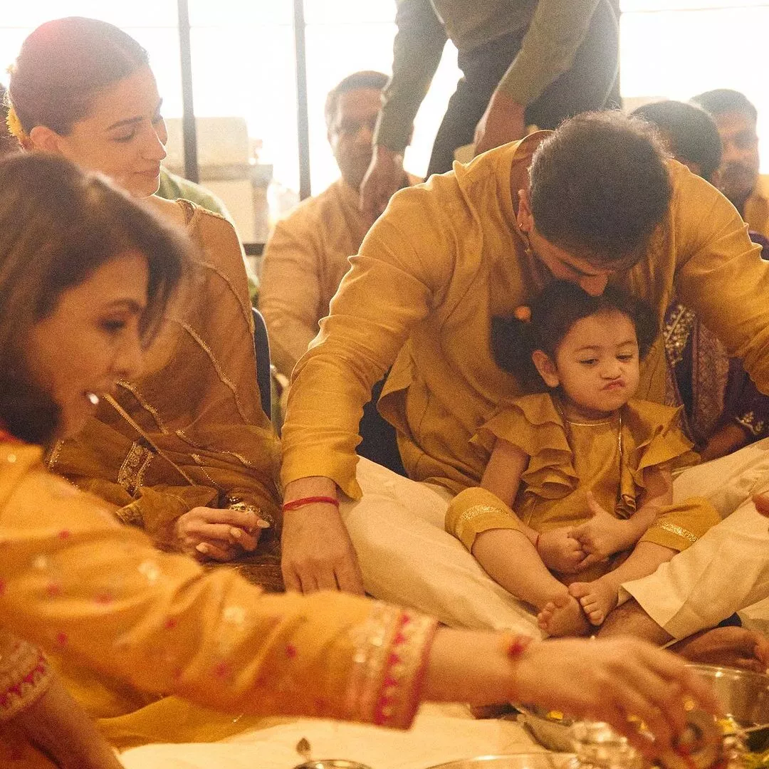 Raha Twins With Daddy, Ranbir Kapoor And Mommy, Alia Bhatt For Diwali, Trio  Stuns in Mustard-Gold