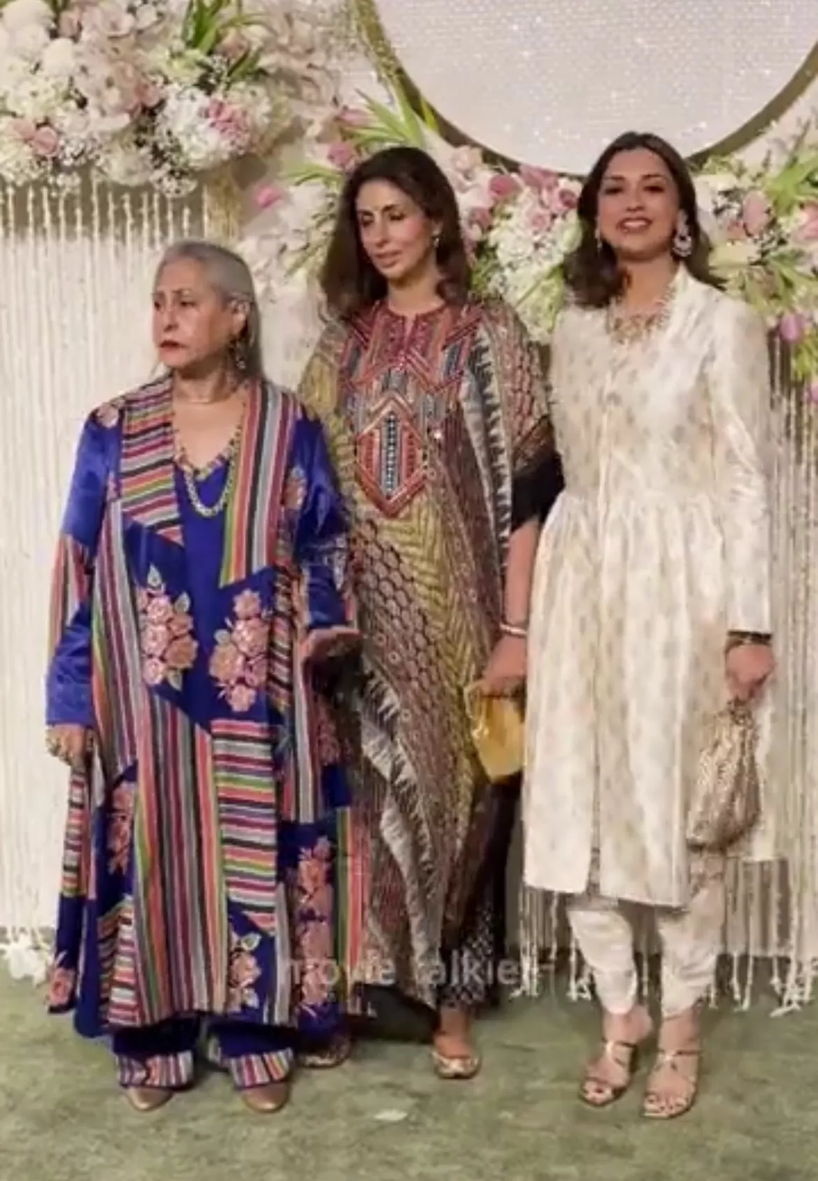 Jaya Bachchan Walks Away As Sonali Bendre Poses With Her, Daughter, Shweta Makes Weird Faces At Her