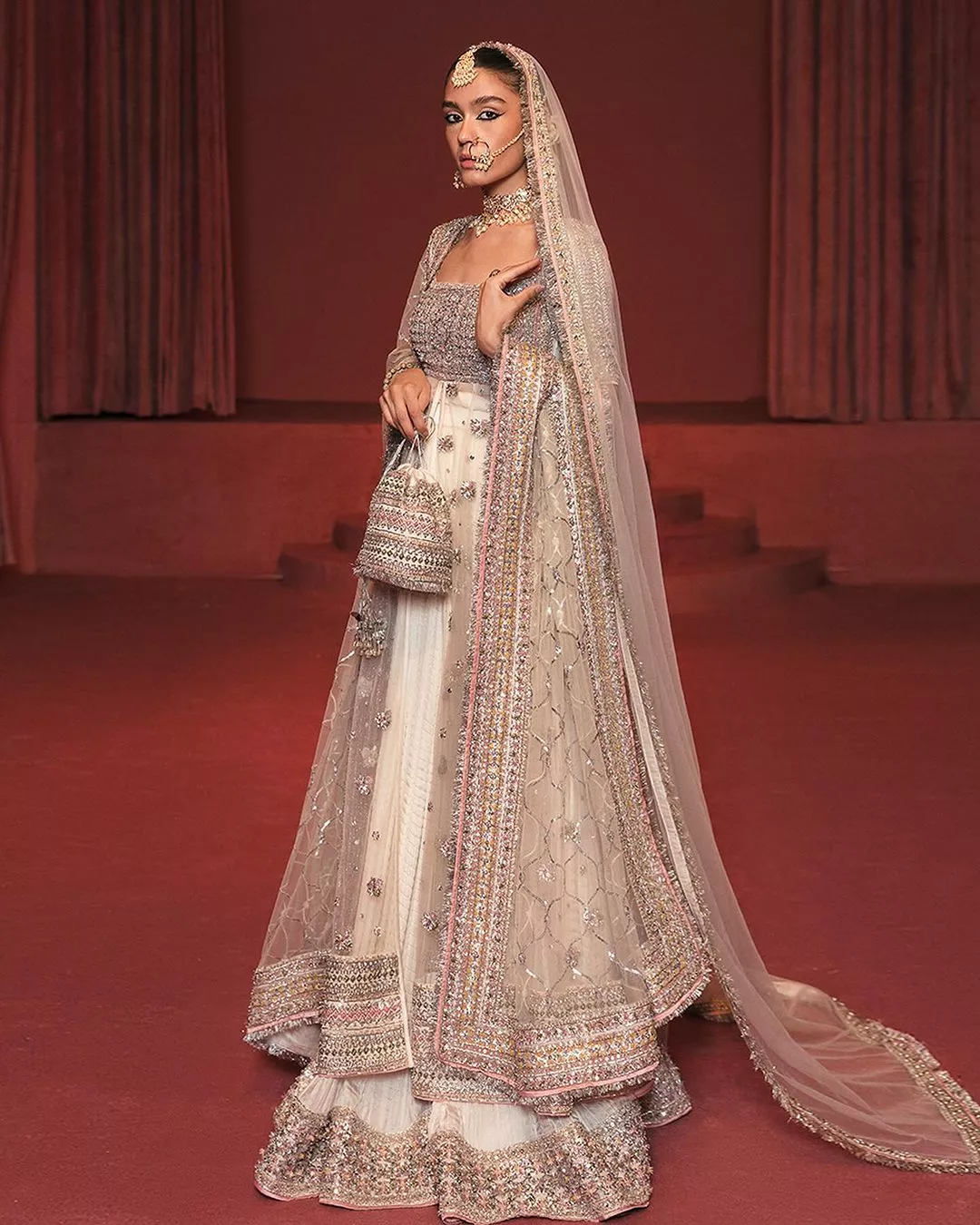 Sana Javed Looks Beautiful in a Traditional Dress – diKHAWA Fashion - 2022  Online Shopping in Pakistan