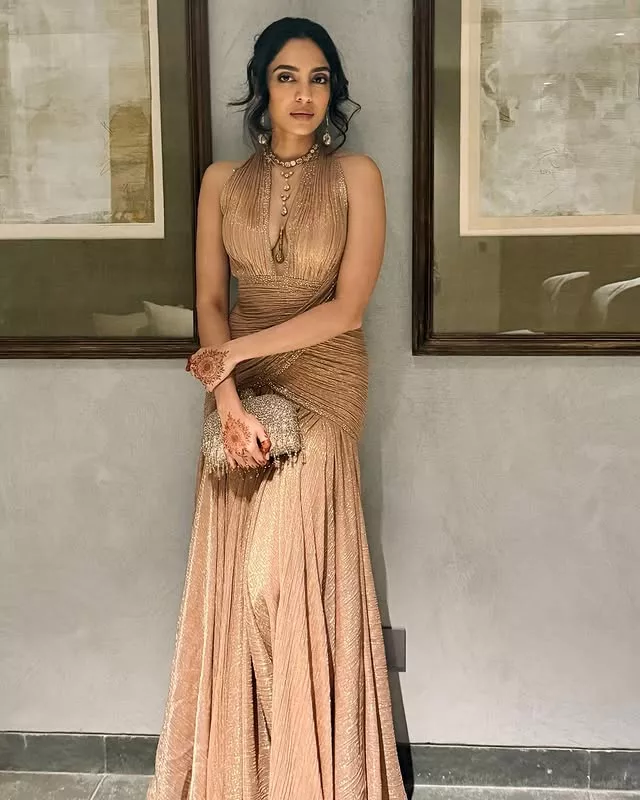 Sobhita Dhulipala, Tarun Tahiliani